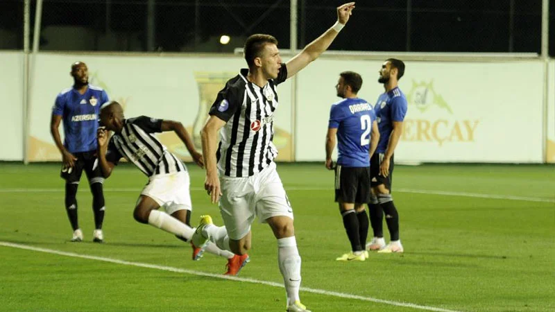 Azərbaycan derbisi: "Qarabağ" 5 oyun sonra "Neftçi"yə uduzdu 