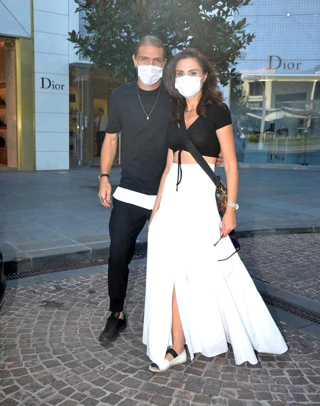 Türk futbolçu yarım milyona avtomobil aldı - FOTO 