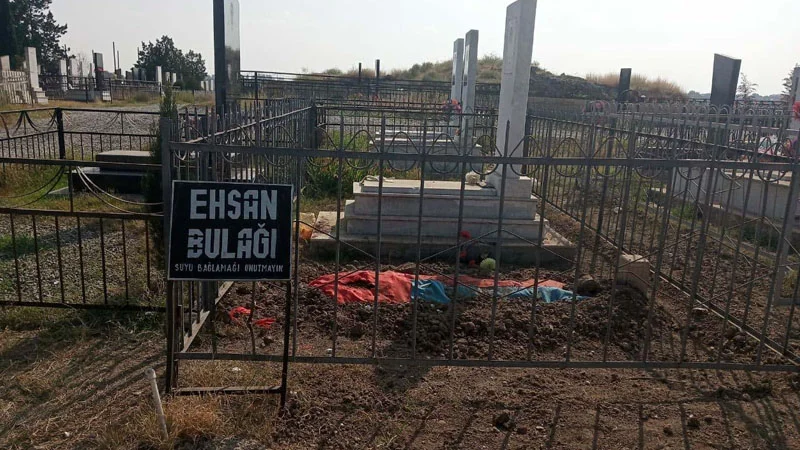 Tərtərdə dəfn zamanı qəbiristanlığa mərmi atıldı: 3 mülki şəxs öldü, 3-ü yaralandı 