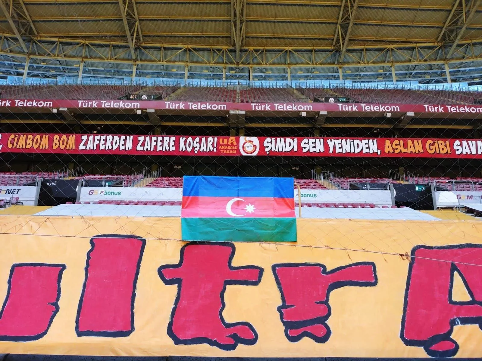 "Qalatasaray"dan Azərbaycana növbəti dəstək - FOTOLAR 