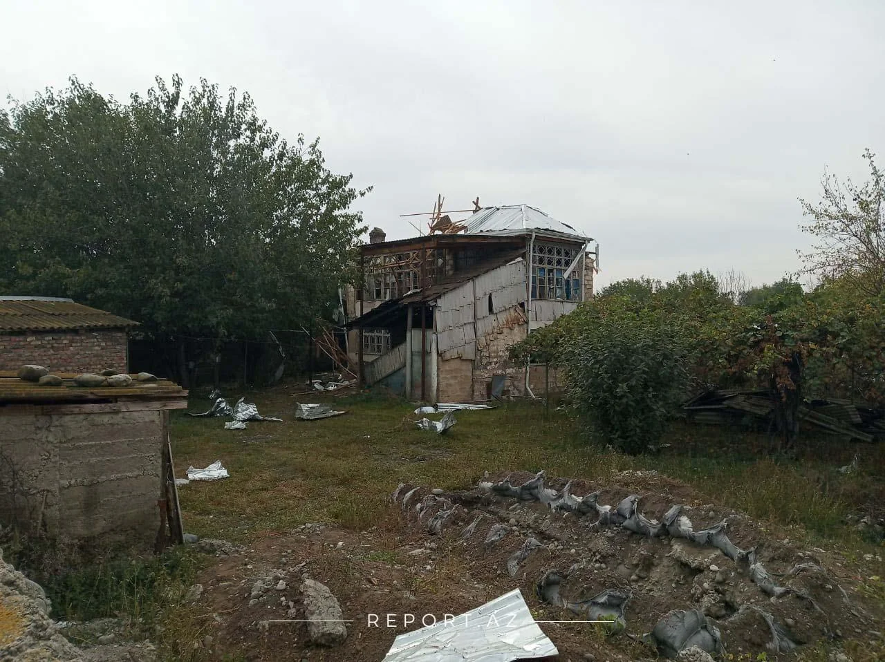 Ermənilər Tərtərə top mərmiləri atdı, evlər dağıldı - FOTOLAR 