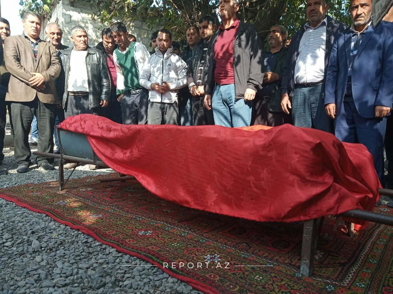 Bərdədə həlak olan 7 yaşlı Aysu dəfn olunur - FOTOLAR 