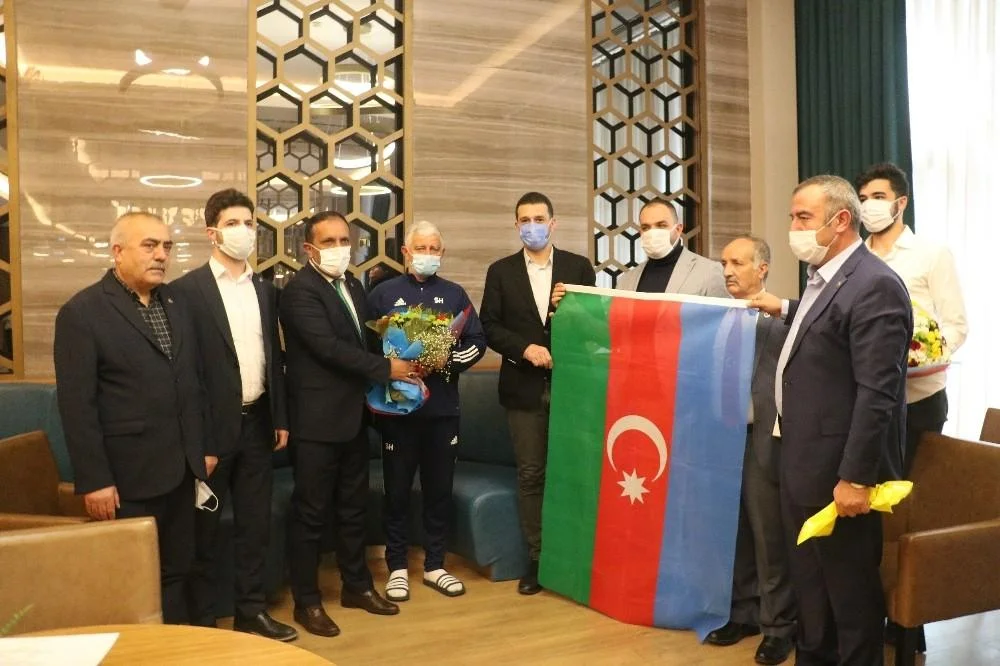 Emrah Çelikel Böyük Birlik Partiyasına təşəkkür etdi - FOTOLAR 