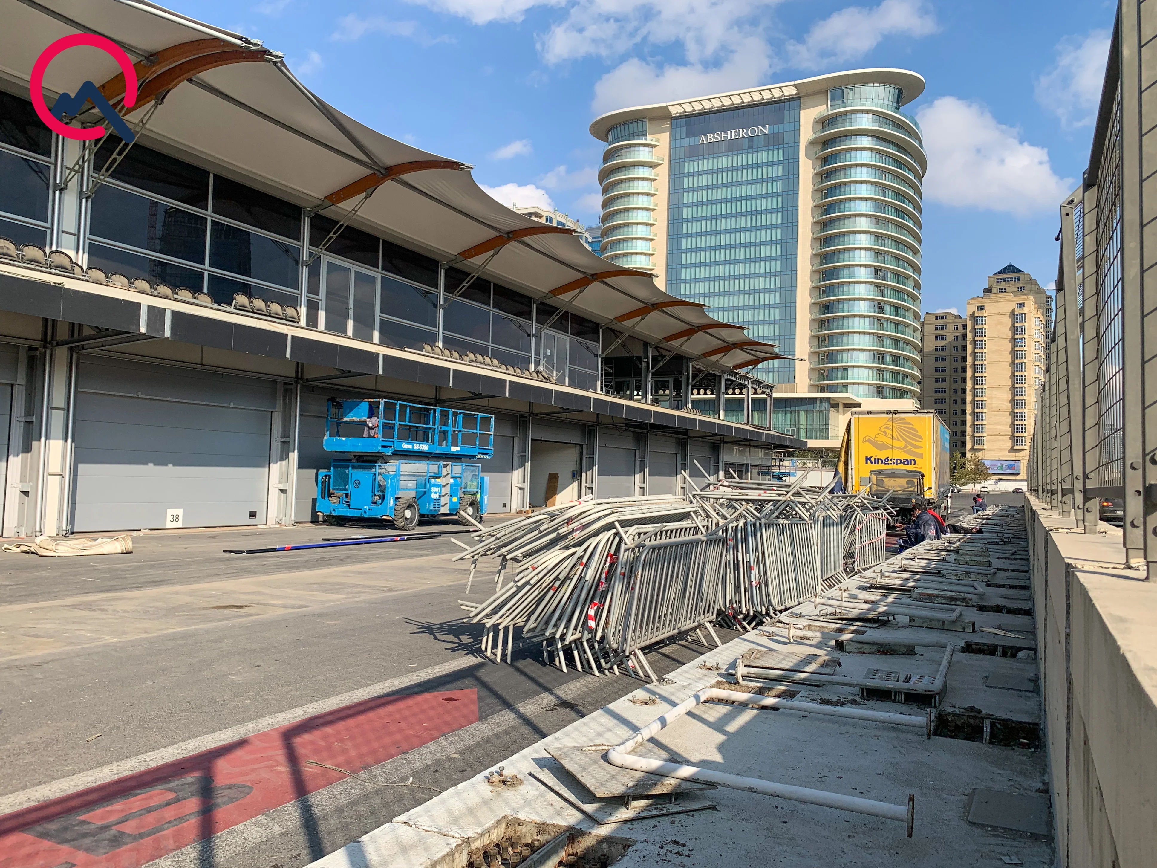 Bakıda “Formula 1” konstruksiyaları sökülür, parad gözlənilir - FOTOLAR 