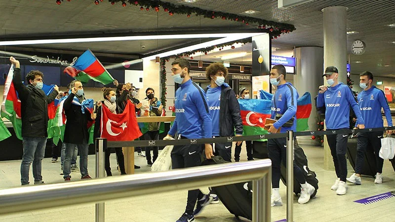 Milli komandamız Lüksemburqda belə qarşılandı - FOTOLAR 