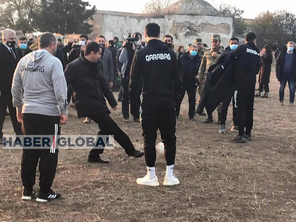 Hikmət Hacıyev Ağdamda "Qarabağ"la futbol oynadı - FOTOLAR/VİDEO 