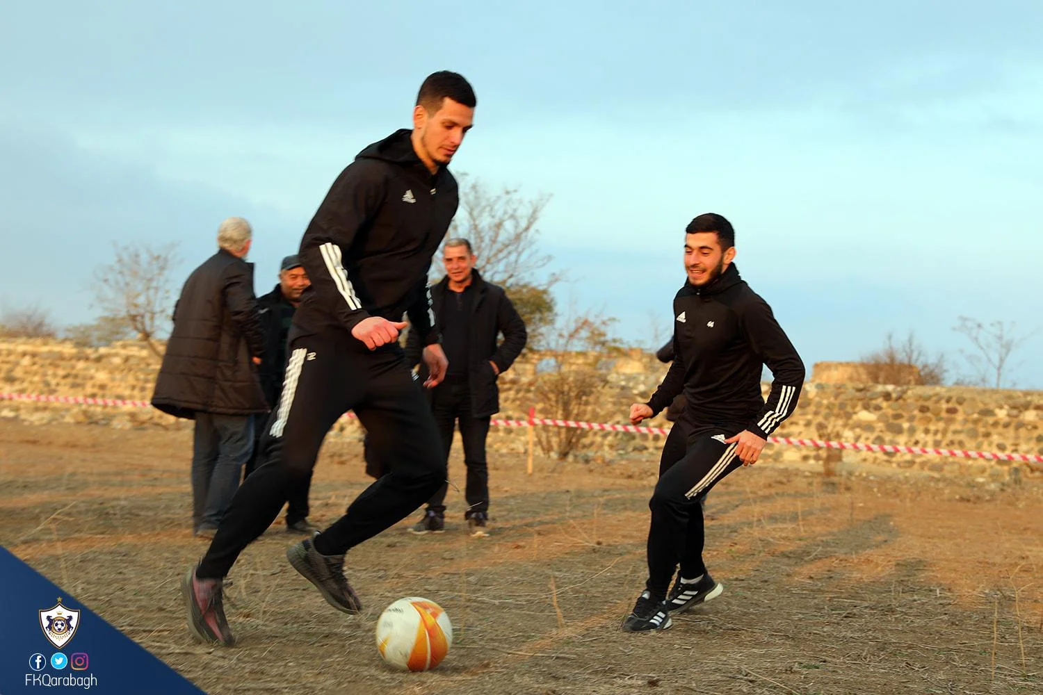 Hikmət Hacıyev Ağdamda "Qarabağ"la futbol oynadı - FOTOLAR/VİDEO 