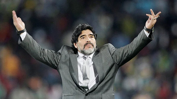 Maradonanın cəsədinə hörmətsizlik edənlər qovuldular - FOTO 