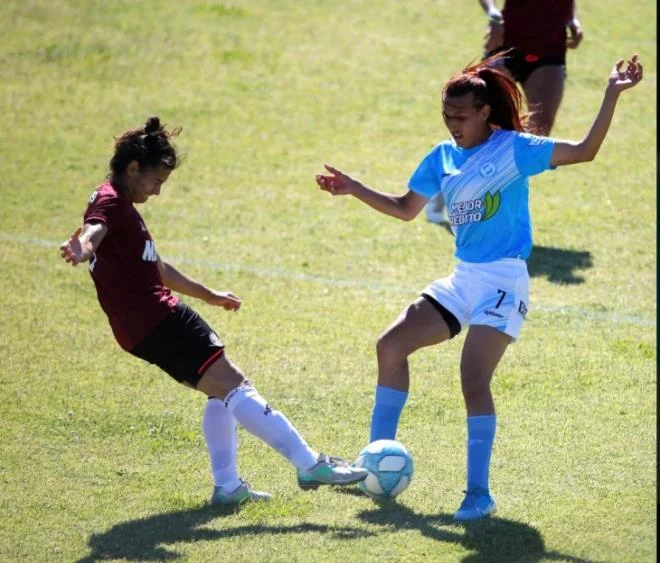 Futbol tarixində ilk: Transseksual futbolçu meydana çıxdı - FOTOLAR 