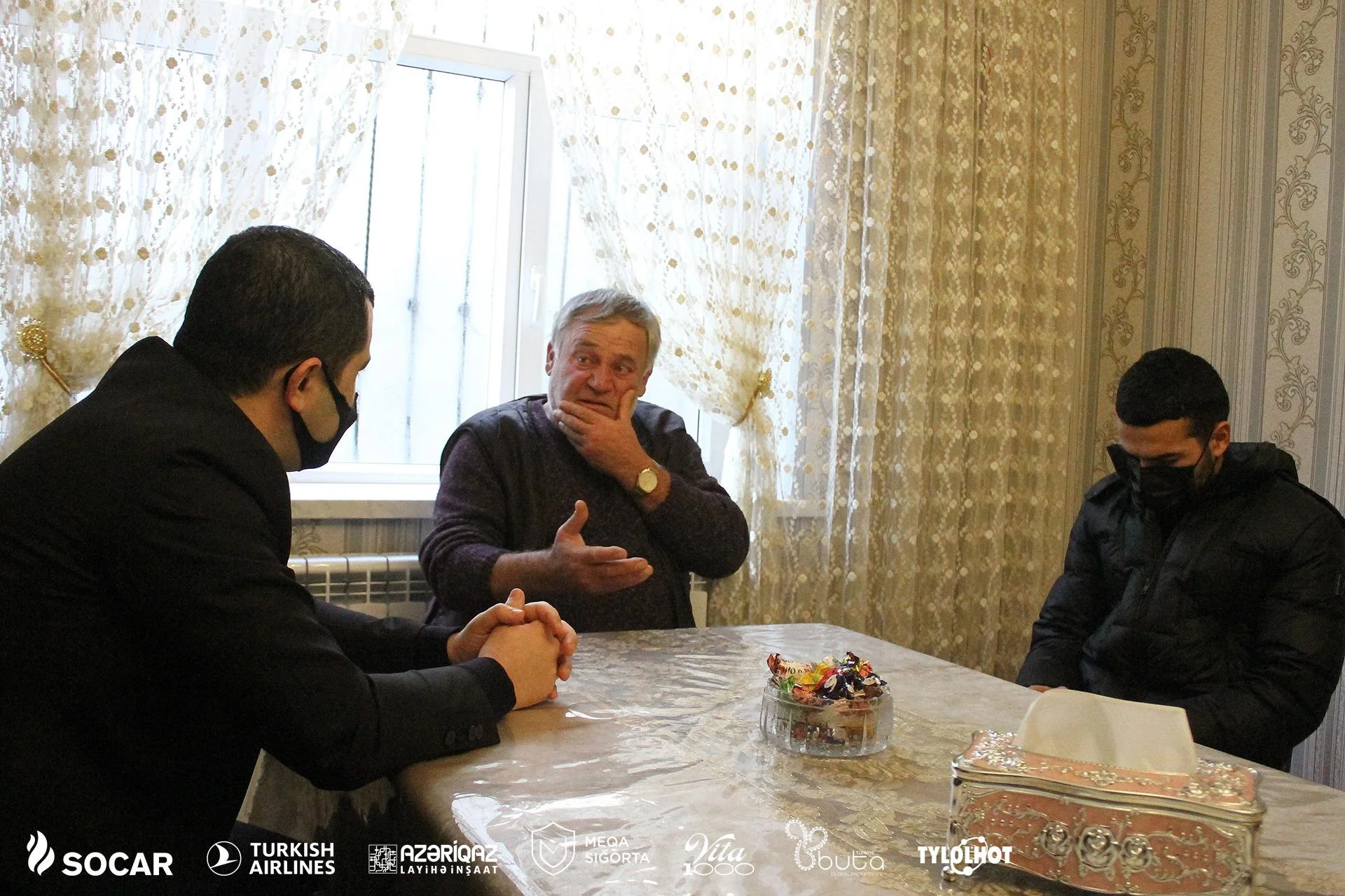 "Neftçi" klubu şəhid və qazi azarkeşlərinin ailələrini ziyarət etdi 