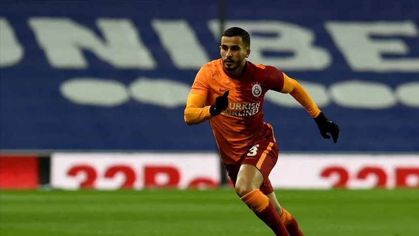 "Qalatasaray"ın ulduzunun əlində fişəng partladı: Görmə qabiliyyətini itirə bilər 