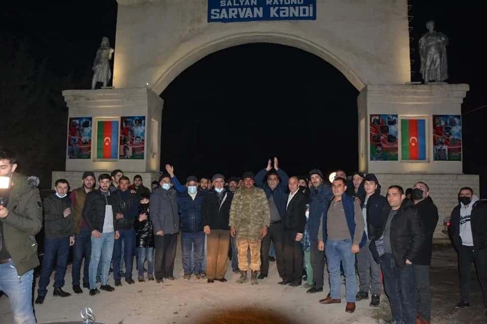 “Qalatasaray” azarkeşi zabitimiz doğma kəndində belə qarşılandı - FOTOLAR 