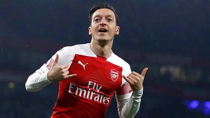 Məsut Özil Türkiyə klubu ilə anlaşdı 