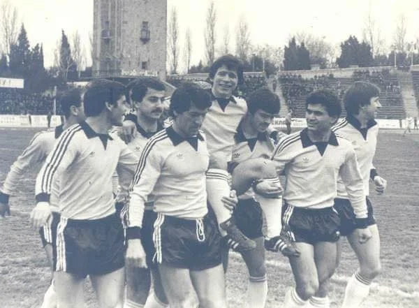 Birbaşa künc zərbəsindən qol vuran futbolçumuz 