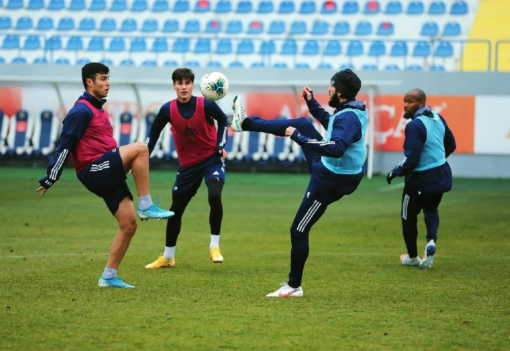 “Qarabağ” “Neftçi” ilə oyuna hazırlaşır - FOTOLAR 