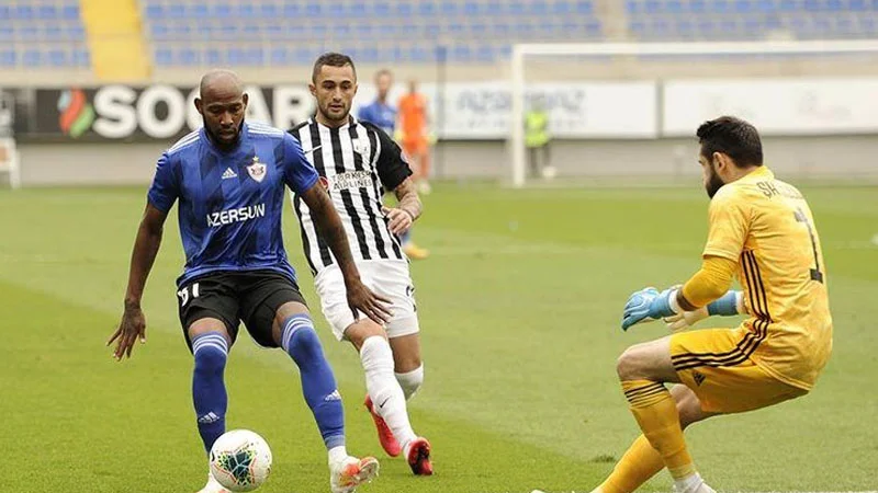 "Neftçi" Qarabağ"ı yenib lider oldu 