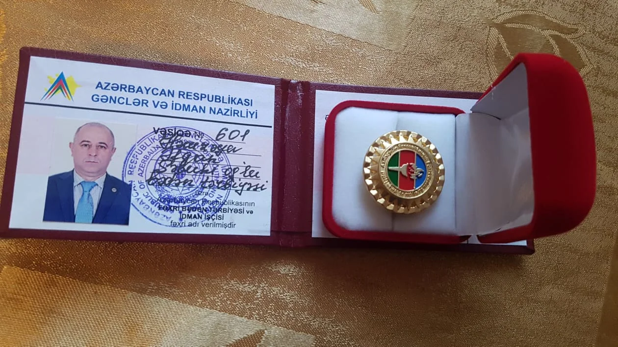 Əfqan Həmzəyevə fəxri ad verildi 