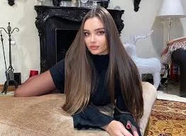 Rus gözəli "Instagram"dakı təqibçilərini belə coşdurur - FOTOLAR 