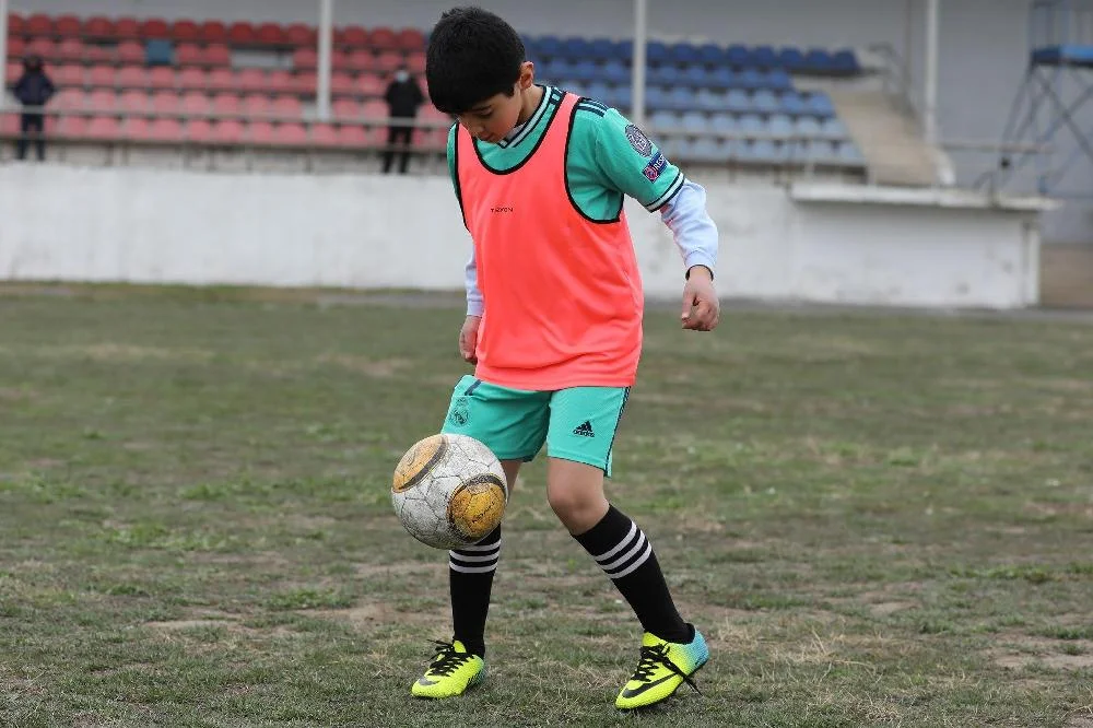 “Qarabağ” Ağdamda futbolçu seçir - FOTOLAR 