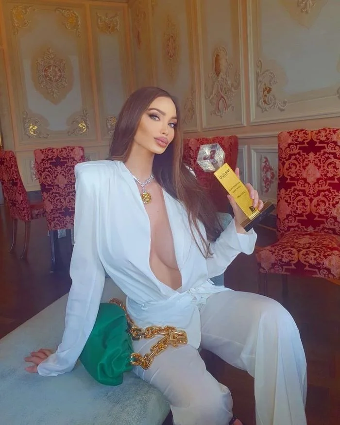 Neymarın keçmiş sevgilisi tanınmaz halda - FOTOLAR 