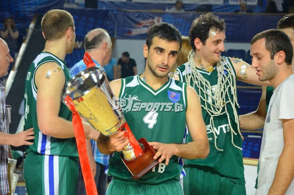 "Formaya düşmək çox çətin olur" - Azərbaycanlı basketbolçu 