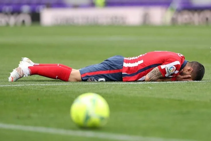 Ulduz futbolçu çempionluqdan sonra ağladı - FOTO 
