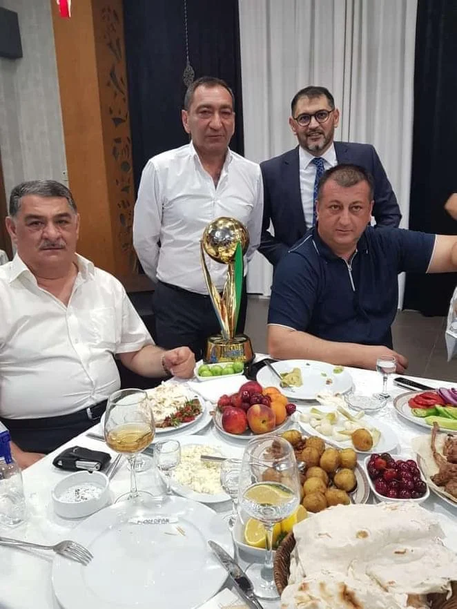 Qaydalara "şah"lıq edən Zaur Axundov - FOTOLAR 
