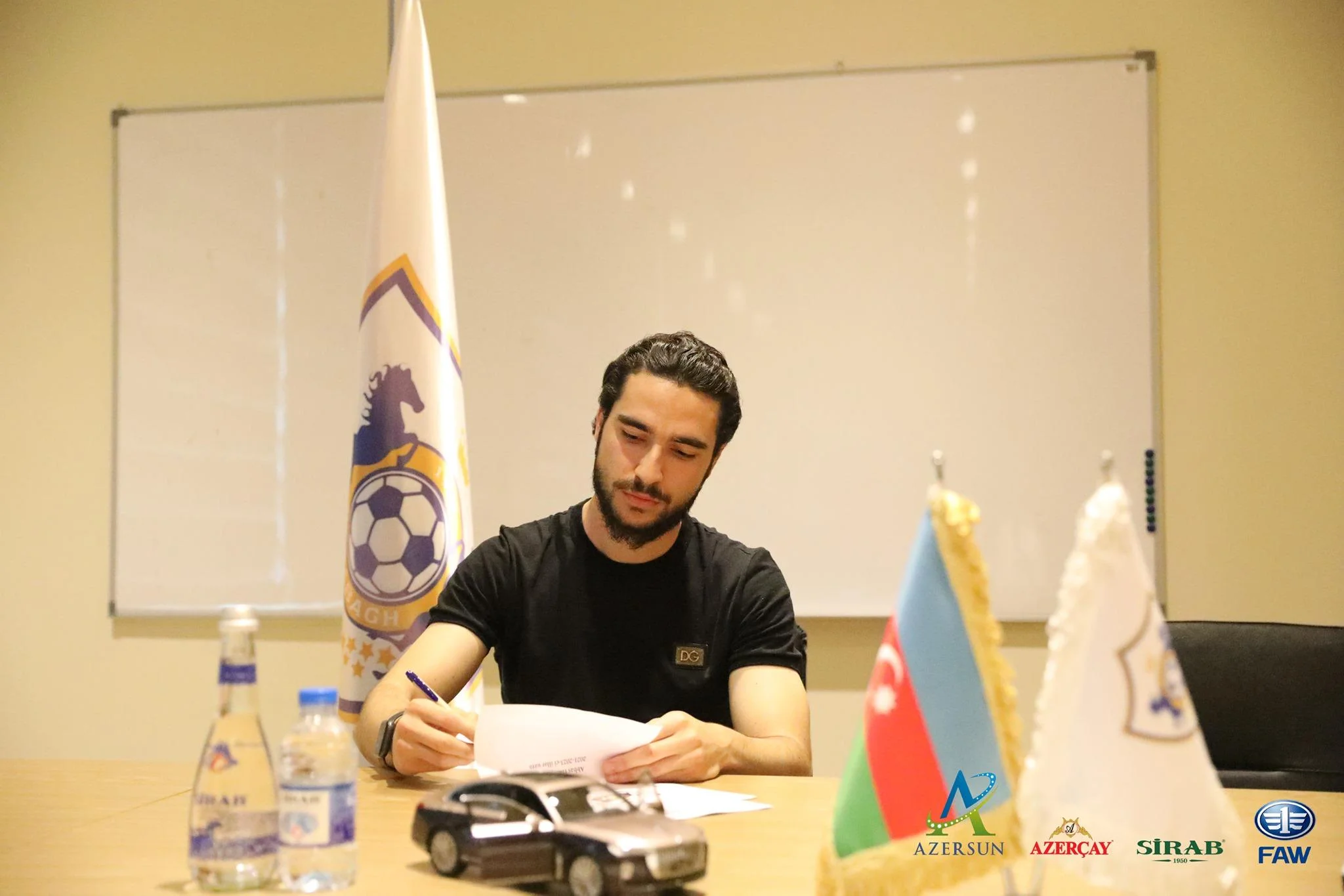 "Qarabağ" daha 2 futbolçusu ilə bağlı qərar verdi - RƏSMİ 