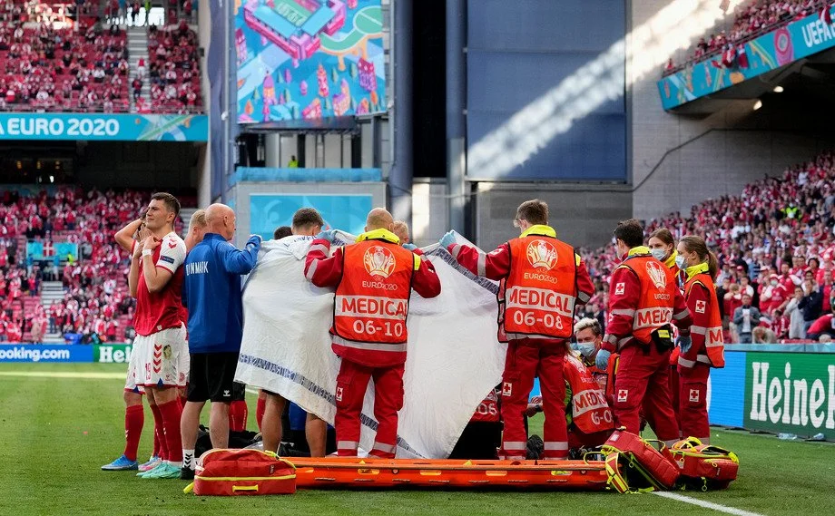 Eriksenin xanımı da ağladı, futbolçular da... - FOTOLAR   