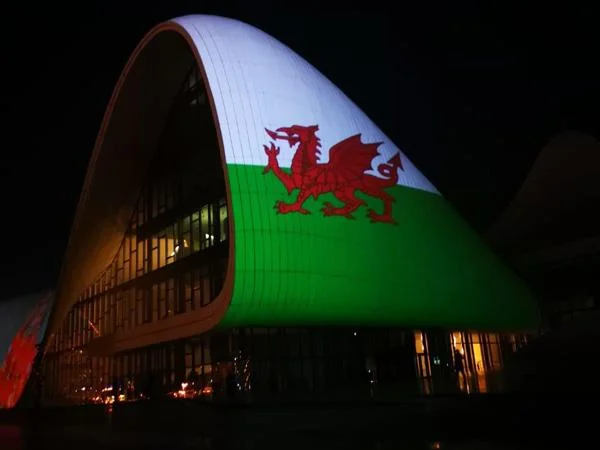 Heydər Əliyev Mərkəzi üzərində AVRO-2020 iştirakçılarınin görüntüləri nümayiş etdirildi 