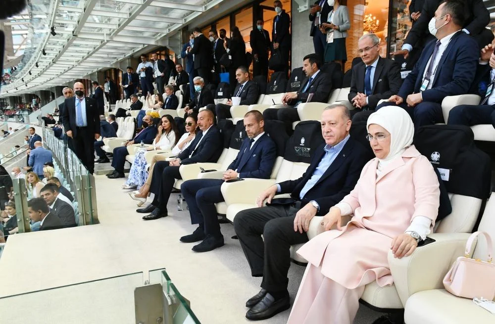 İlham Əliyev və Rəcəb Tayyib Ərdoğan Türkiyə - Uels oyununda - FOTOLAR 