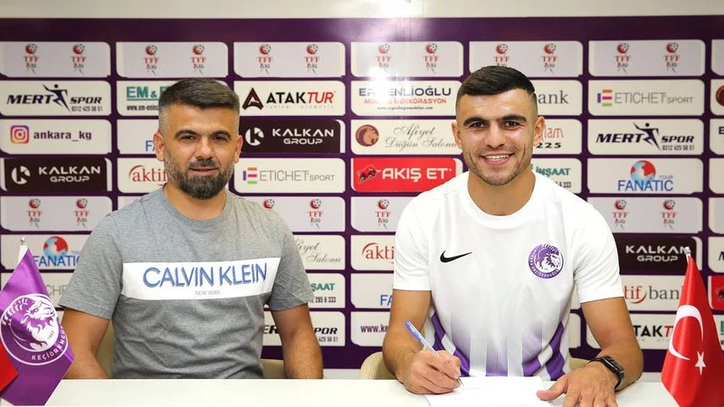 Azərbaycan millisinin futbolçusu rəsmən Türkiyə klubunda - FOTO 