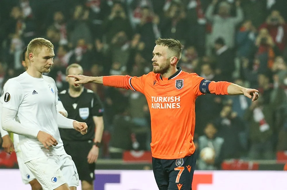 "Qalatasaray" və "Fənərbağça" bu futbolçu üçün mübarizəyə başladılar 