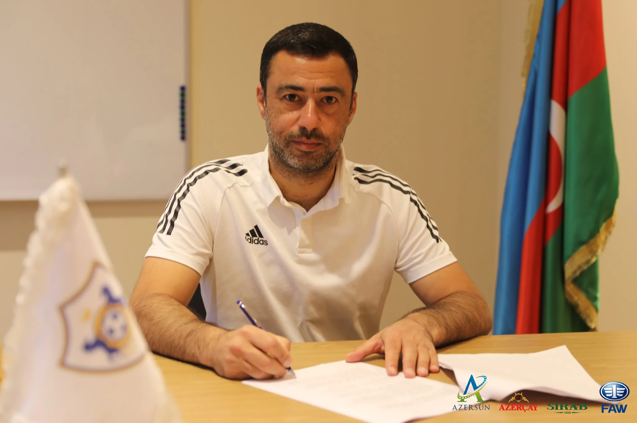“Qarabağ” məşqçilər korpusu ilə müqaviləni yenilədi - FOTOLAR 