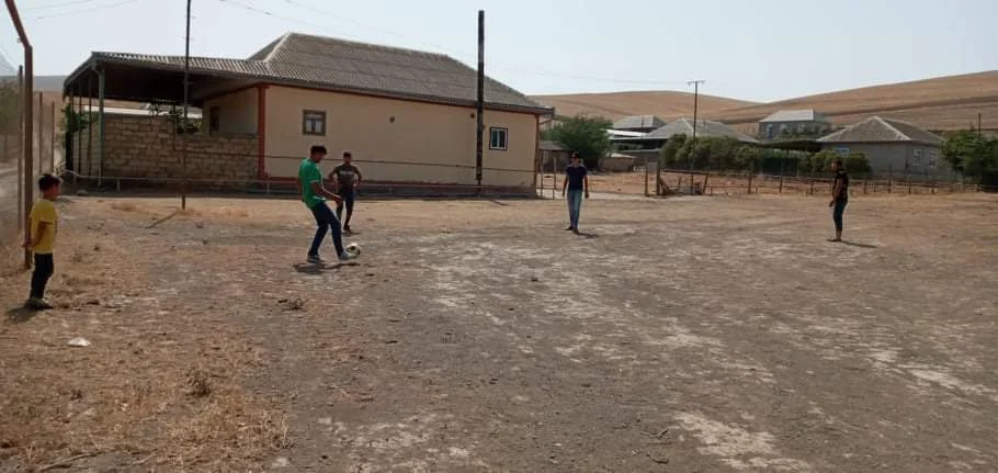 Cəlilabadda məktəbin stadionu satışa çıxarıldı -  FOTOLAR 