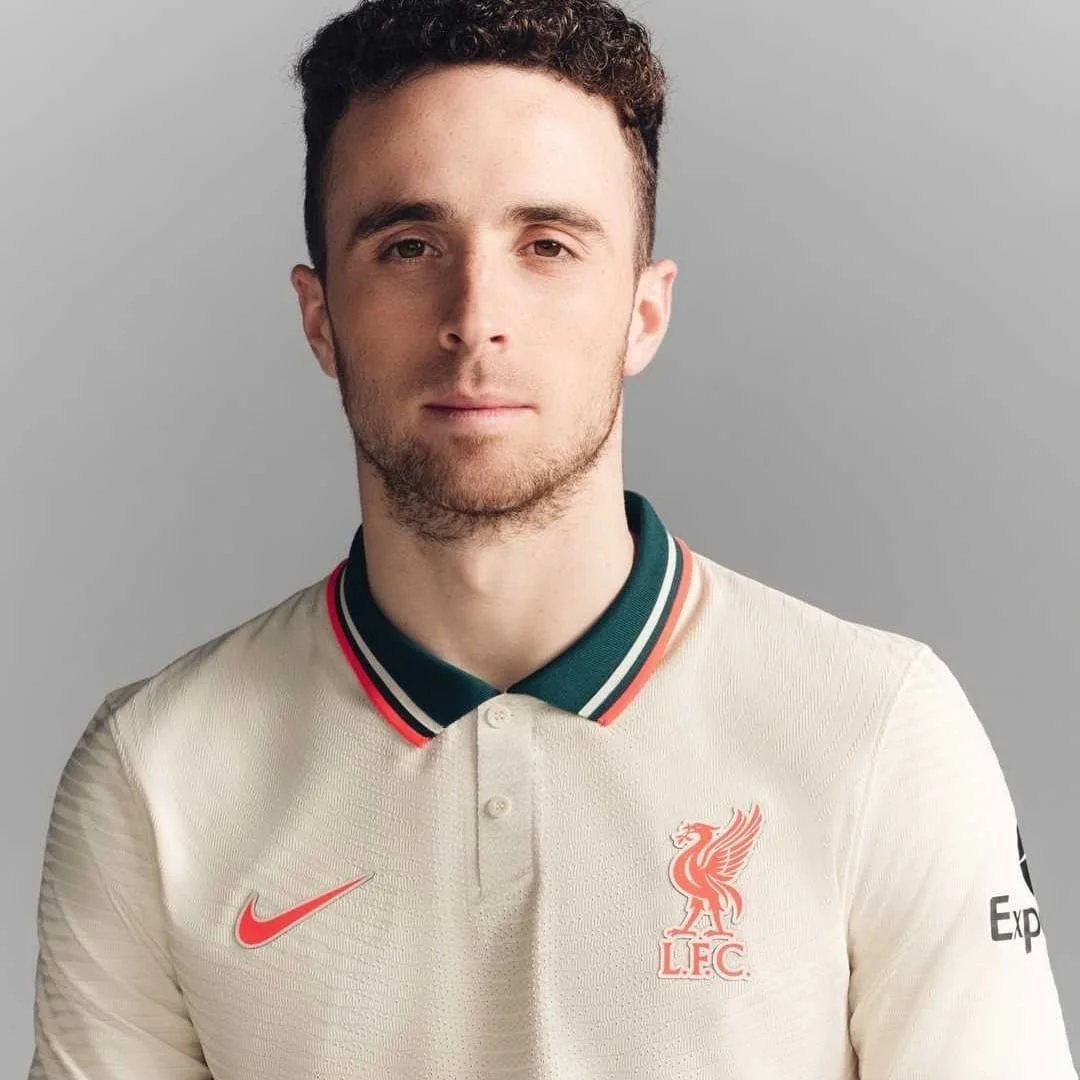 "Liverpul"dan vintaj üslubda səfər forması - FOTOLAR 