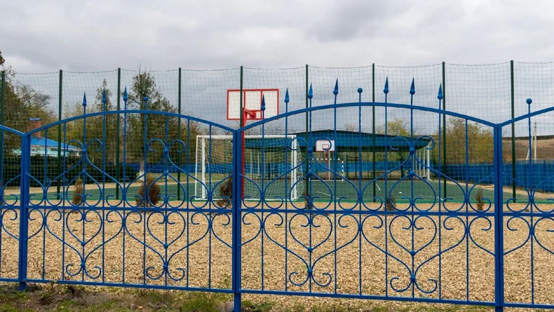 Məktəb stadionunu kim satıb? - Bələdiyyə sədri TAPILMIR 