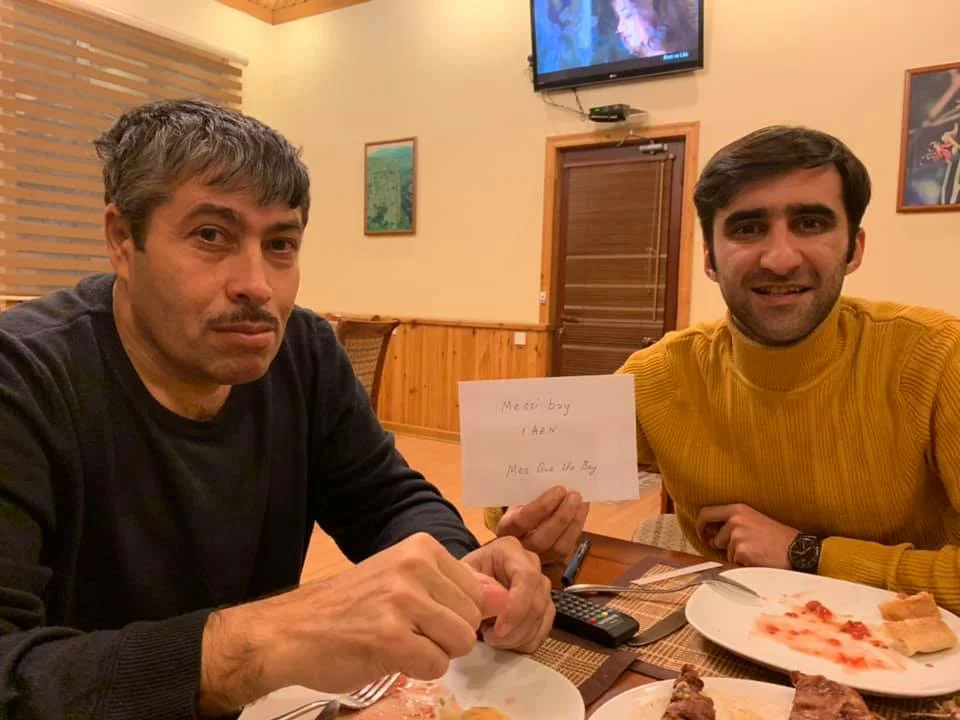 Messinin adından toylara pul yazdıran kimdir? - Azərbaycanda 