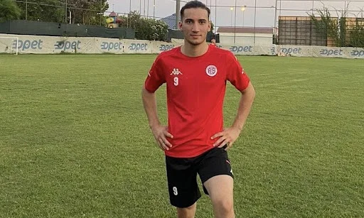 Millimizin futbolçusu "Antalyaspor"a keçdi 