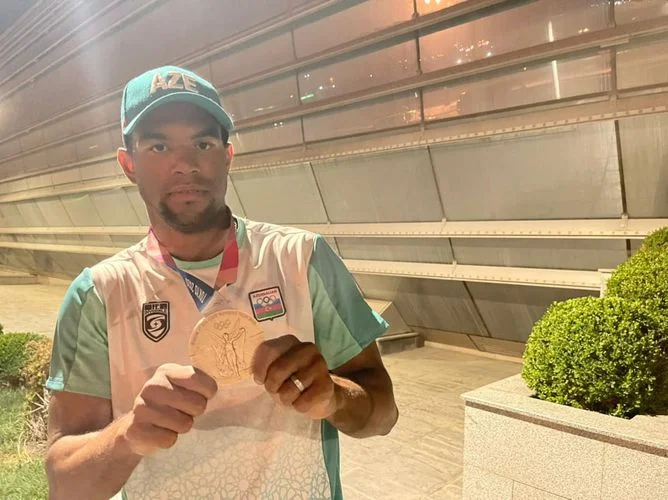 Alfonso Dominqes: “Medal qazandığım üçün çox sevincliyəm” 
