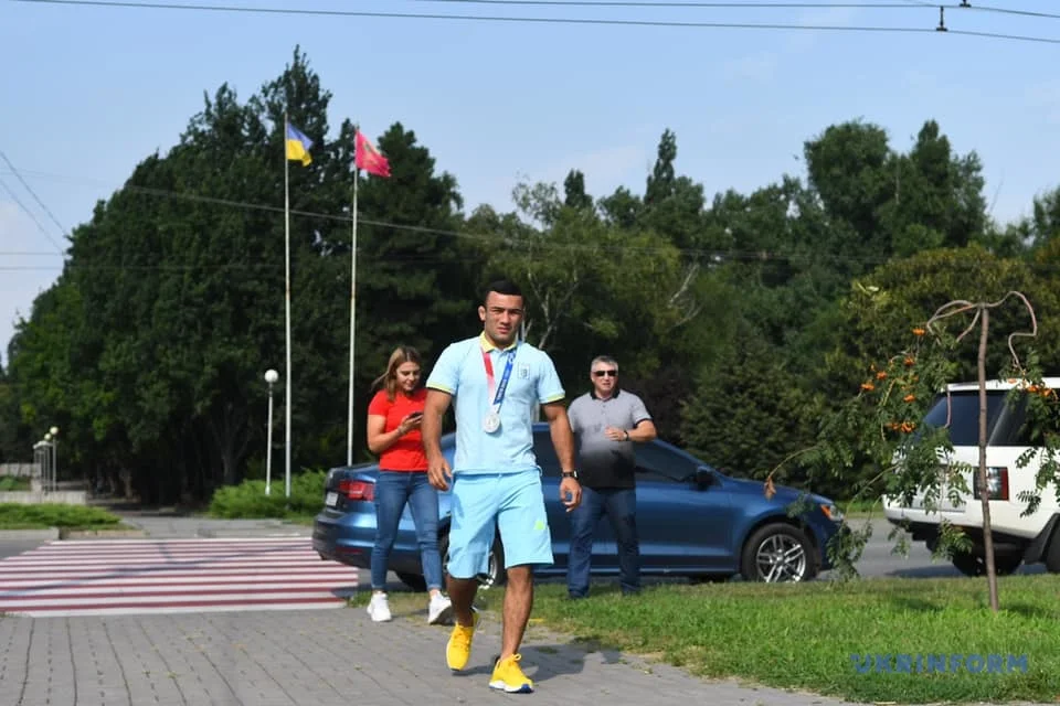 Pərviz Nəsibov Ukraynada izdihamla qarşılandı: ev hədiyyə olunacaq - FOTOLAR 