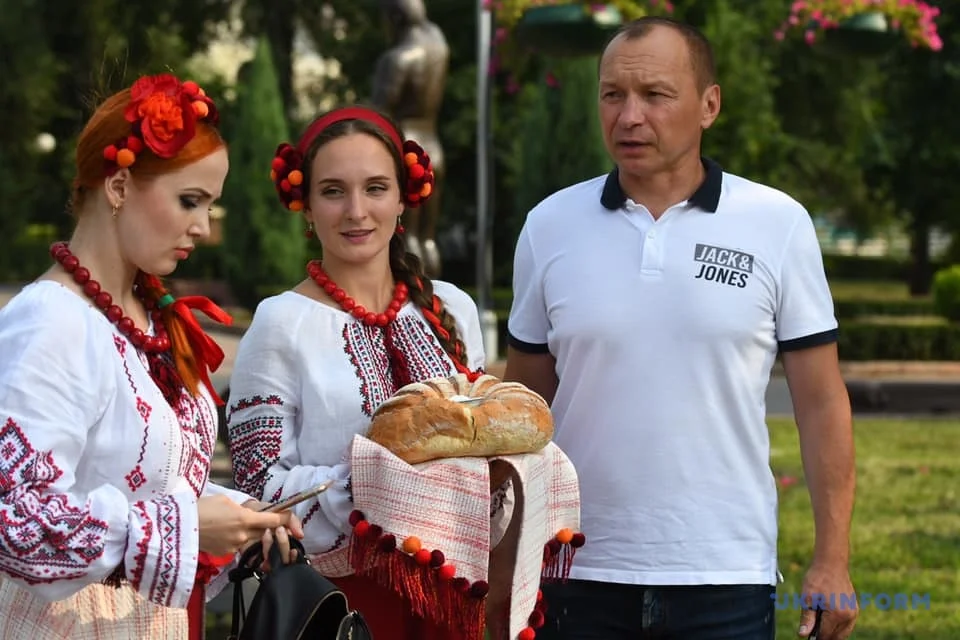Pərviz Nəsibov Ukraynada izdihamla qarşılandı: ev hədiyyə olunacaq - FOTOLAR 