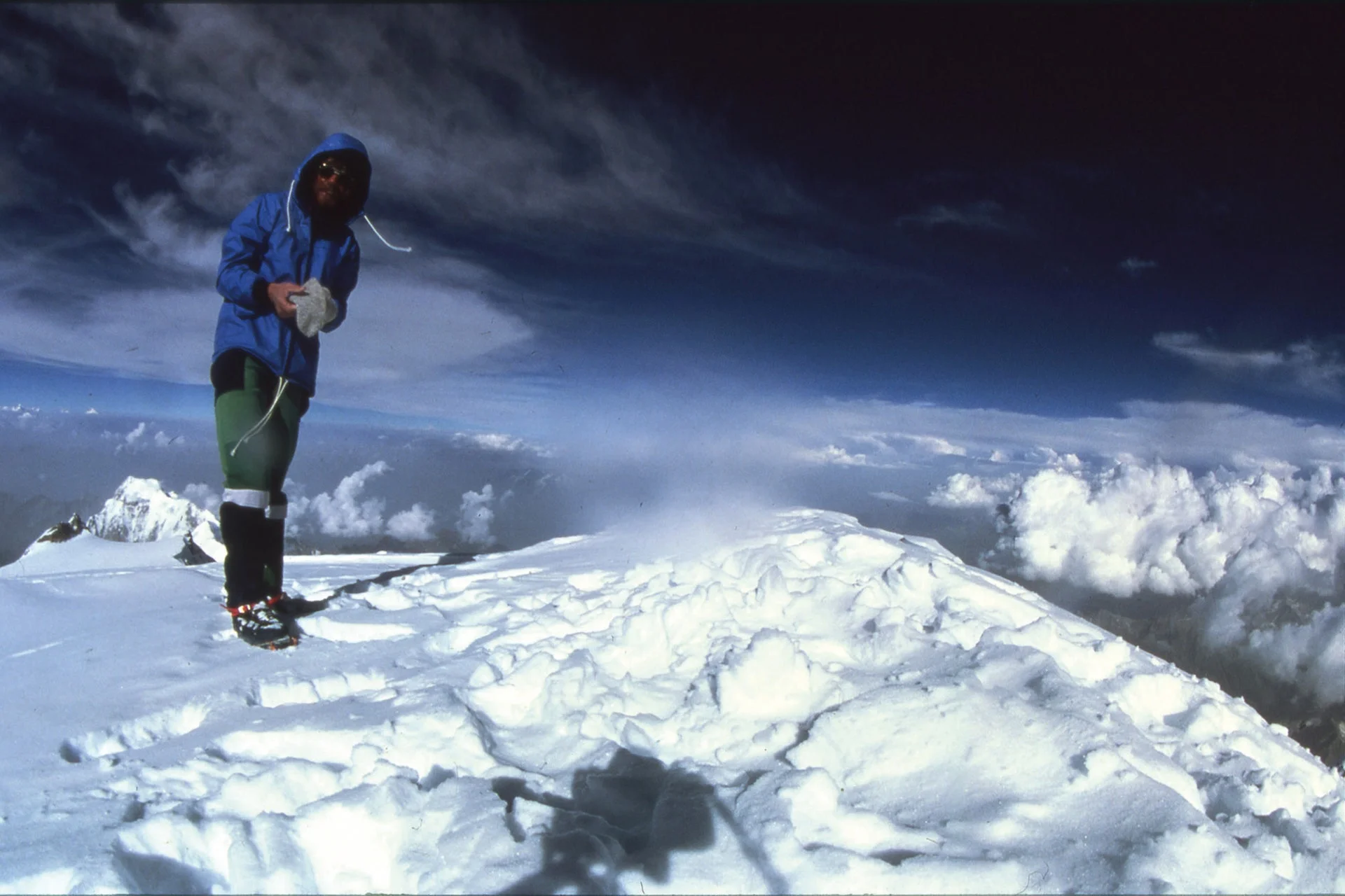 Tarixdə bu gün: Oksigen balonu olmadan tək başına Everestə 