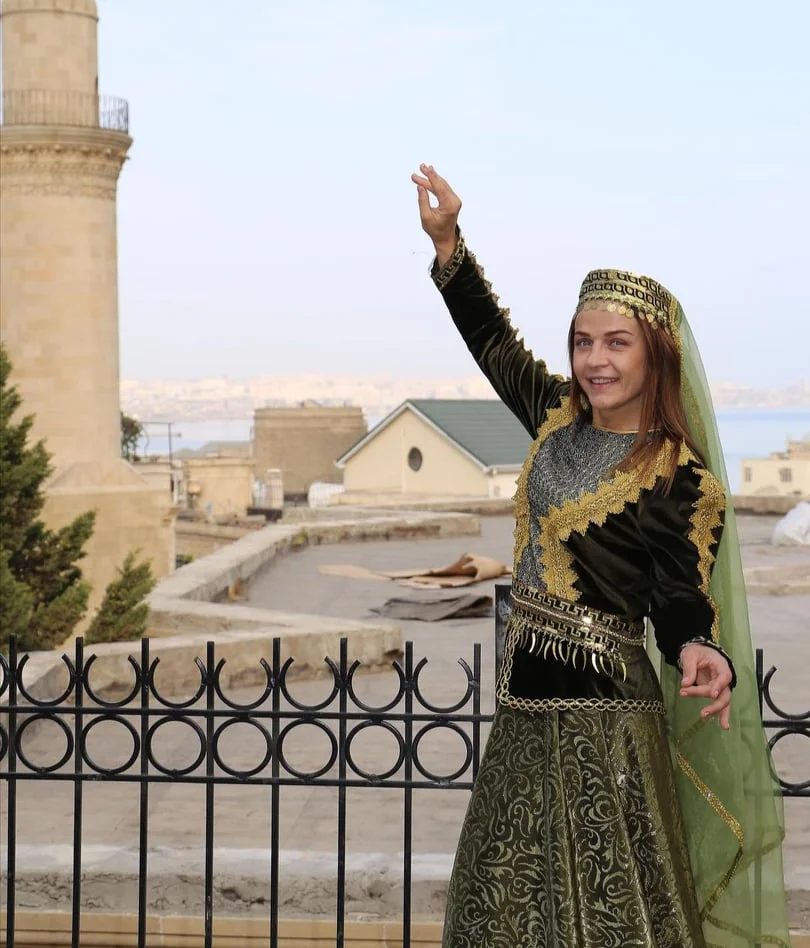 Mariya Stadnik milli geyimlərdə - FOTOLAR 