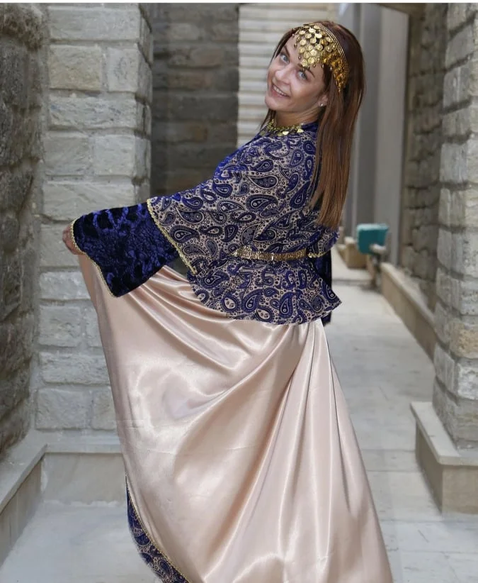 Mariya Stadnik milli geyimlərdə - FOTOLAR 
