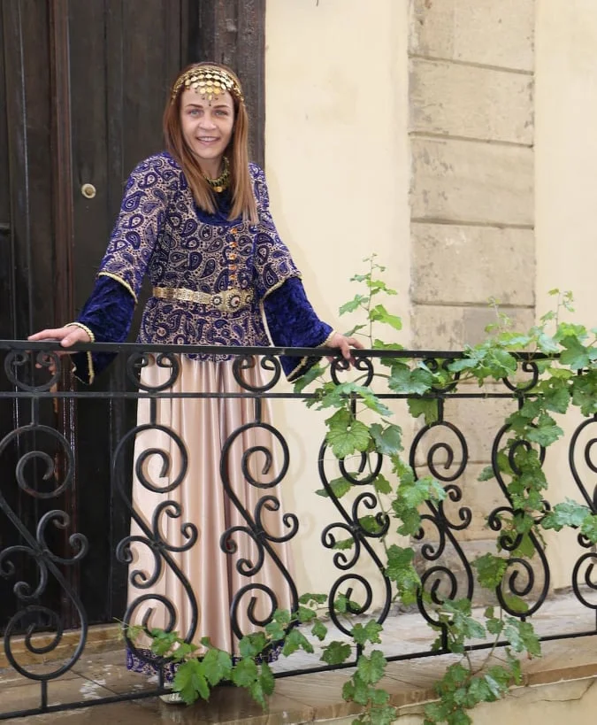Mariya Stadnik milli geyimlərdə - FOTOLAR 