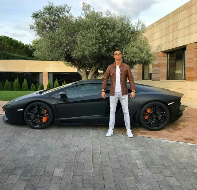 Ronaldu fantastik məbləğə avtomobil aldı - ŞOK QİYMƏT 
