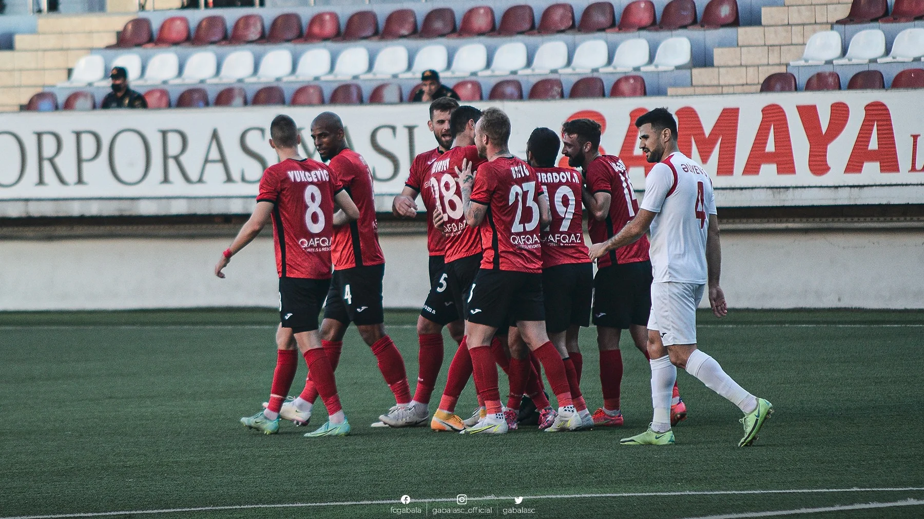"Neftçi" "Qarabağ"a çatdı, "Sabah" ilk qələbəsini qazandı - Tura baxış 
