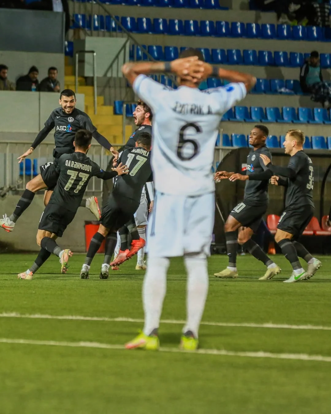 "Neftçi" "Qarabağ"a çatdı, "Sabah" ilk qələbəsini qazandı - Tura baxış 