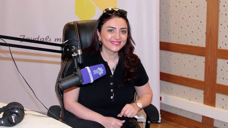 Anasından Mahir Emrelinin spirtli içki ilə şəkilinə reaksiya: "Anlamıram ki..." 